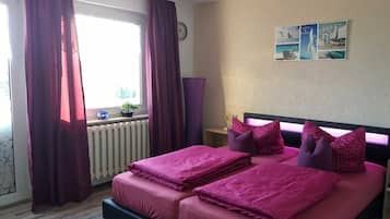 4 Schlafzimmer, Reisekinderbett, WLAN, Bettwäsche
