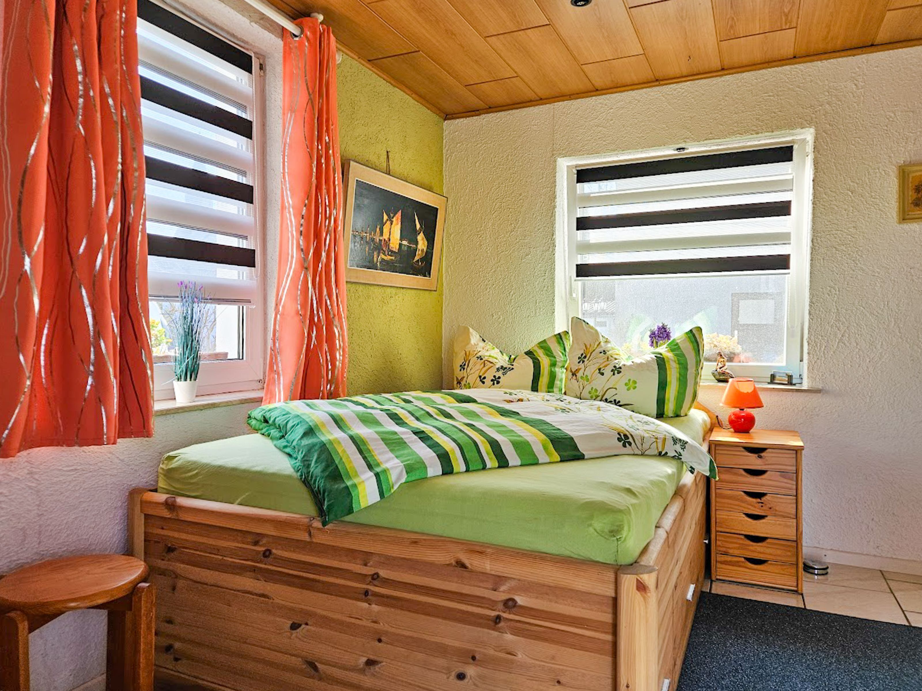 4 Schlafzimmer, Reisekinderbett, WLAN, Bettwäsche