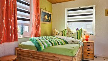 4 Schlafzimmer, Reisekinderbett, WLAN, Bettwäsche