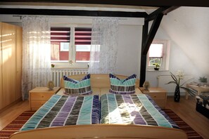 4 Schlafzimmer, Reisekinderbett, WLAN, Bettwäsche