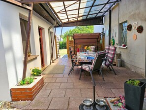 Outdoor dining - dog-friendly vacation home - vacation home (Kröslin)
