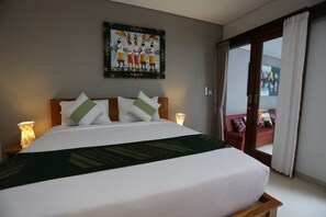 In-room safe, individually decorated, individually furnished, desk - Family Villa Sanur (Denpasar)