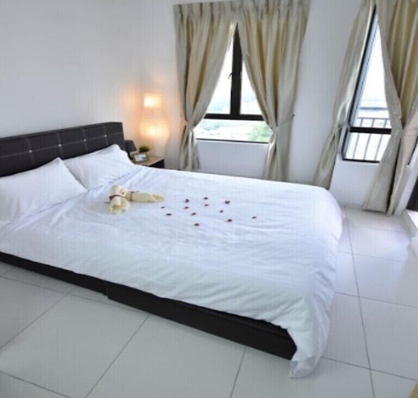 3 bedrooms, bed sheets