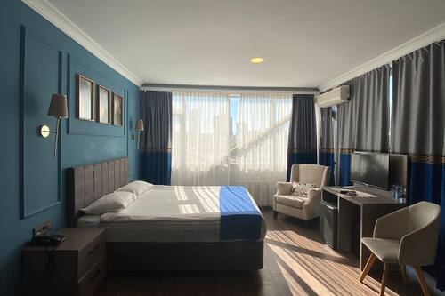 Doppia Standard | Biancheria da letto di alta qualità, minibar, una cassaforte in camera