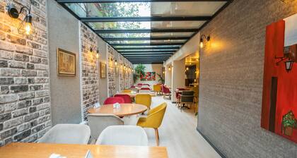 Bloom Hotel