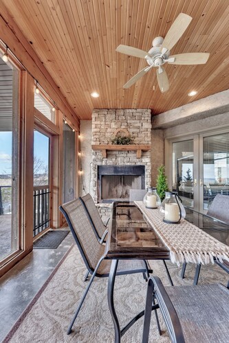 Luxury Lakeview w/Private Pool • Fireplaces • Game Garage • Sleeps Large Groups
