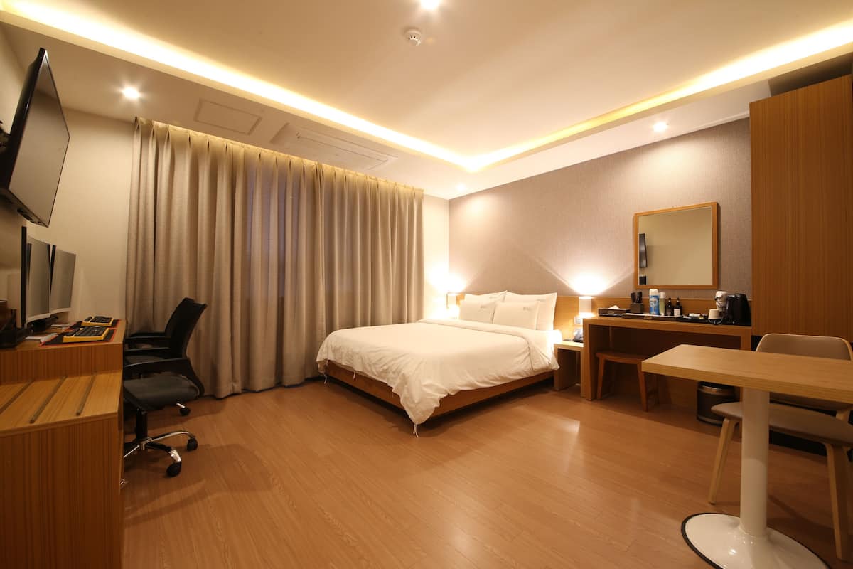 Junior High-Performance 2PC Double Room