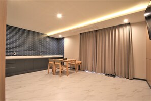 Family Suite (2) | Private kitchen