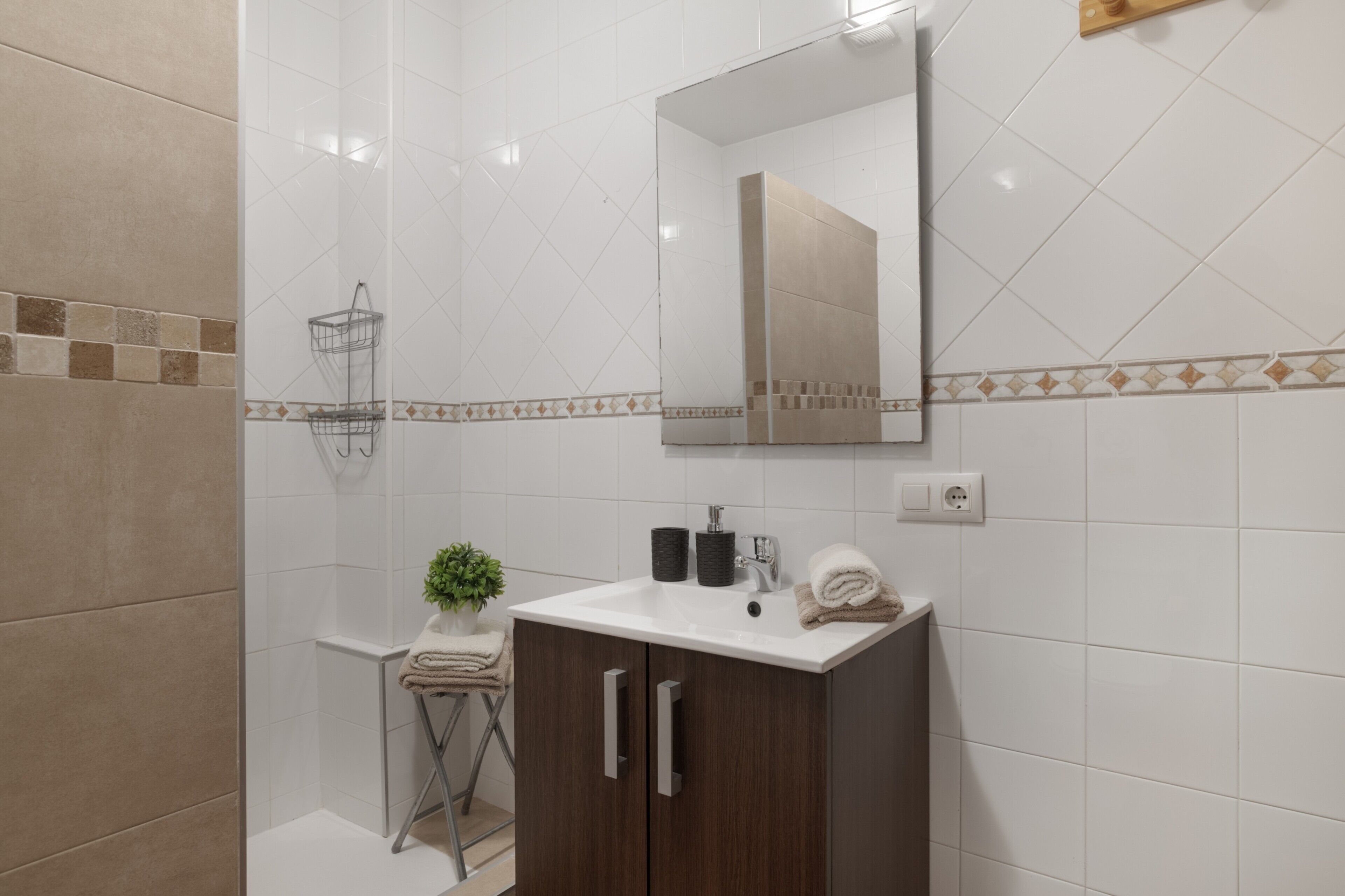 Dusche, Haartrockner, Handtücher