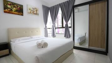 2 soveværelser, pengeskab på værelset, sengetøj