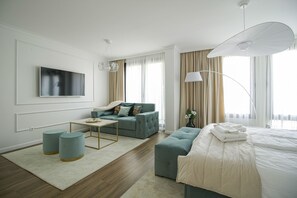 Superior Suite, City View | Living area
