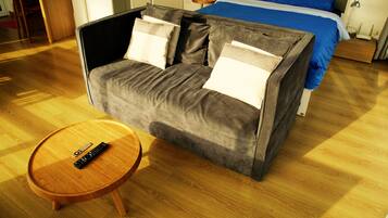 1 bedroom, desk, free WiFi, bed sheets