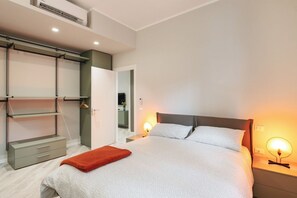 1 habitación, tabla de planchar con plancha y wifi