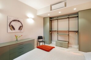 1 camera, ferro/asse da stiro, Wi-Fi