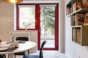 Dining - Delightful one bedroom apartment particularly welcoming, with attention to detail and very bright. It has all the necessary comforts.Located in front of the Maggiore hospital, you can easily reach the historic center, the station, the airport and the Uni (Bologna)