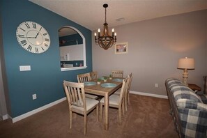 Dining - 113 Cypress Bend - Barefoot Resort Rentals (North Myrtle Beach)