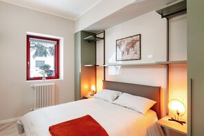 1 habitación, tabla de planchar con plancha y wifi 