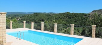 Holiday Home in Toulon with Pool & Beach Nearby