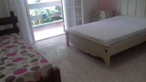 3 bedrooms, WiFi - Casa Florêncio, near the beach, with pool.  (Ubatuba)