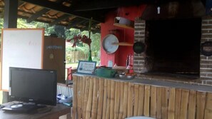 Rooftop bar - Kabana Camping Hostel (Paraty)