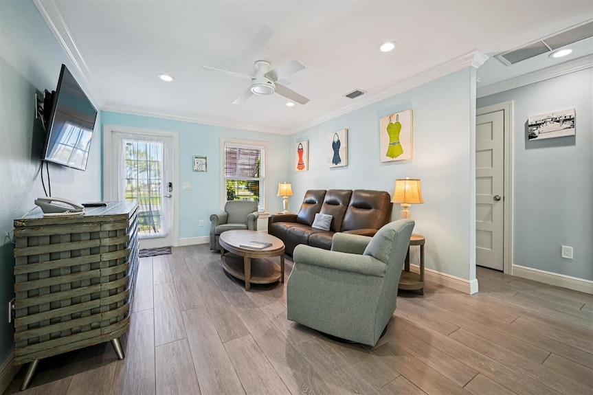 Retro Style Home With Large Pool Close To Downtown Holmes Beach And Walk To Beach! - Longboat Key, FL