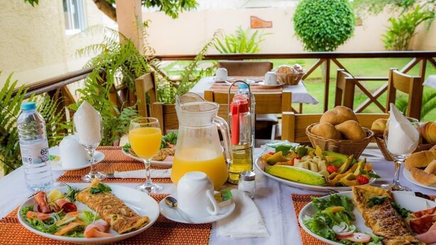 Petit déjeuner composé de spécialités régionales compris tous les jours
