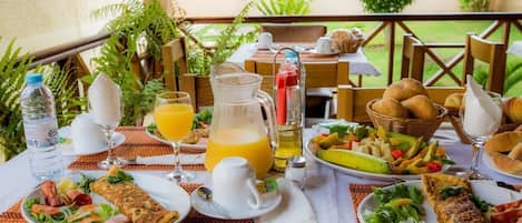 Gratis frukost med lokala rätter varje dag