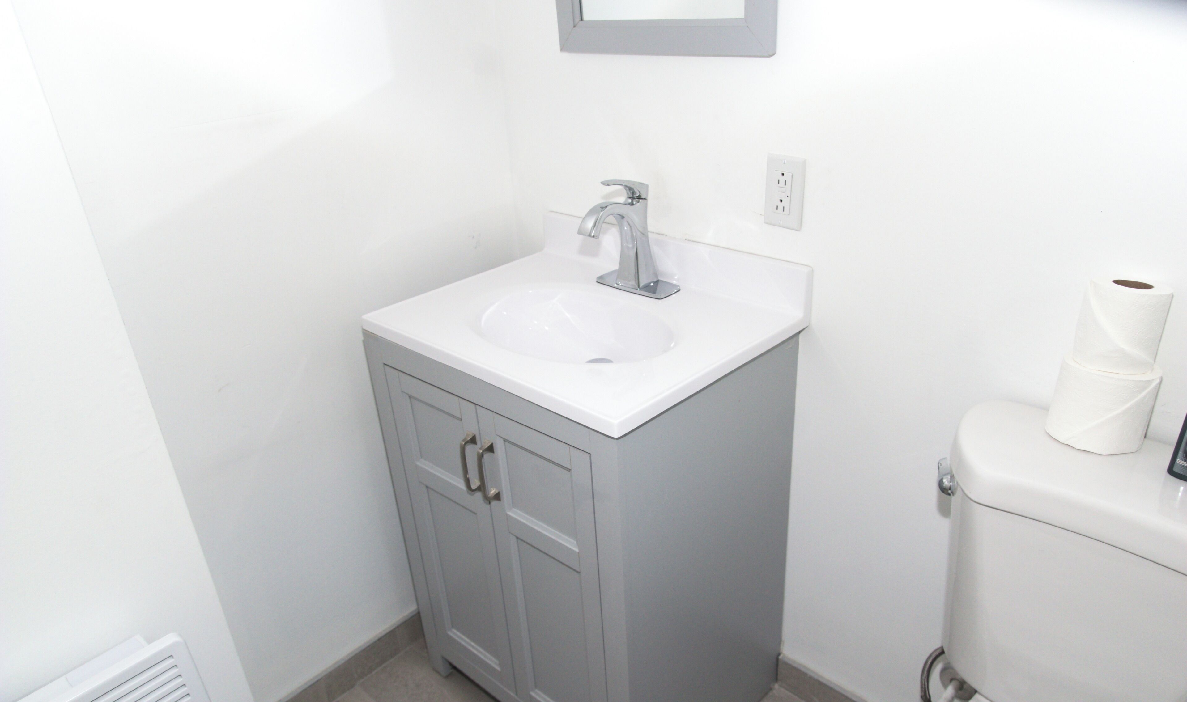 Photo - Hotel Mini Inc