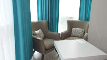 Comfort-Zimmer | Wohnbereich | LCD-Fernseher