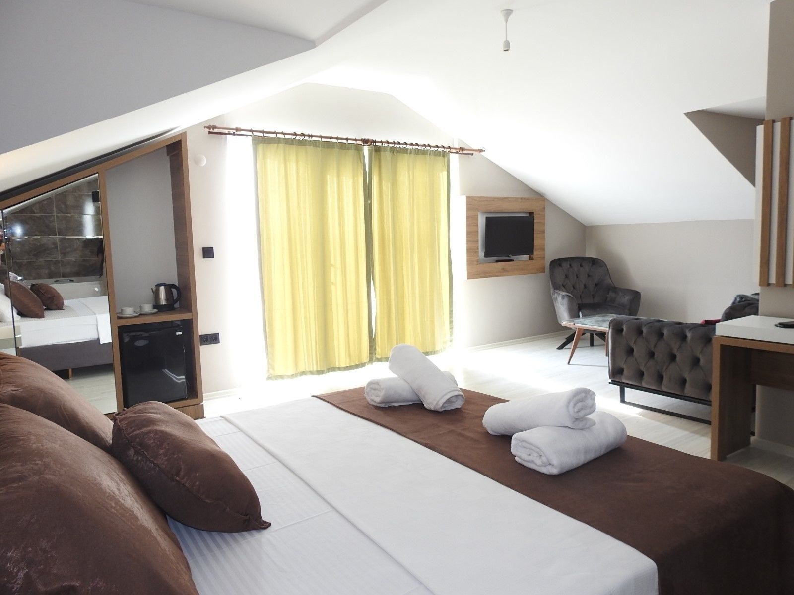 Luxury Room | Premium bedding, minibar, desk, free WiFi