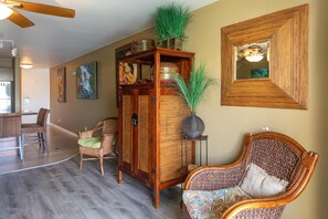 Interior - Hale Kamaole 127 Ground floor condo, easy access to best beach on Maui! (Kihei)