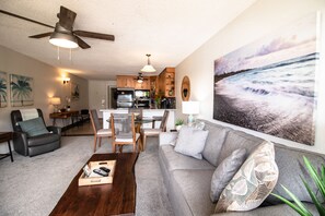 Smart TV, DVD player, offices - #128 Ground floor condo, easy access to best beach on Maui! (Kihei)