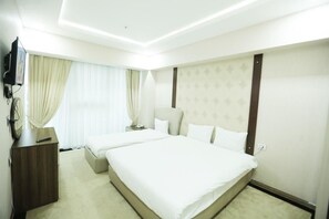 Standard Triple Room - CONTINENT HOTEL (Baku)