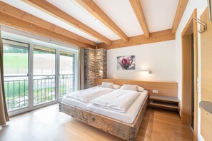 2 bedrooms, in-room safe, WiFi, bed sheets - **** Apartment Teichrose for 2 - 4 people in the apartment resort Hackenschmiede (Mauterndorf)