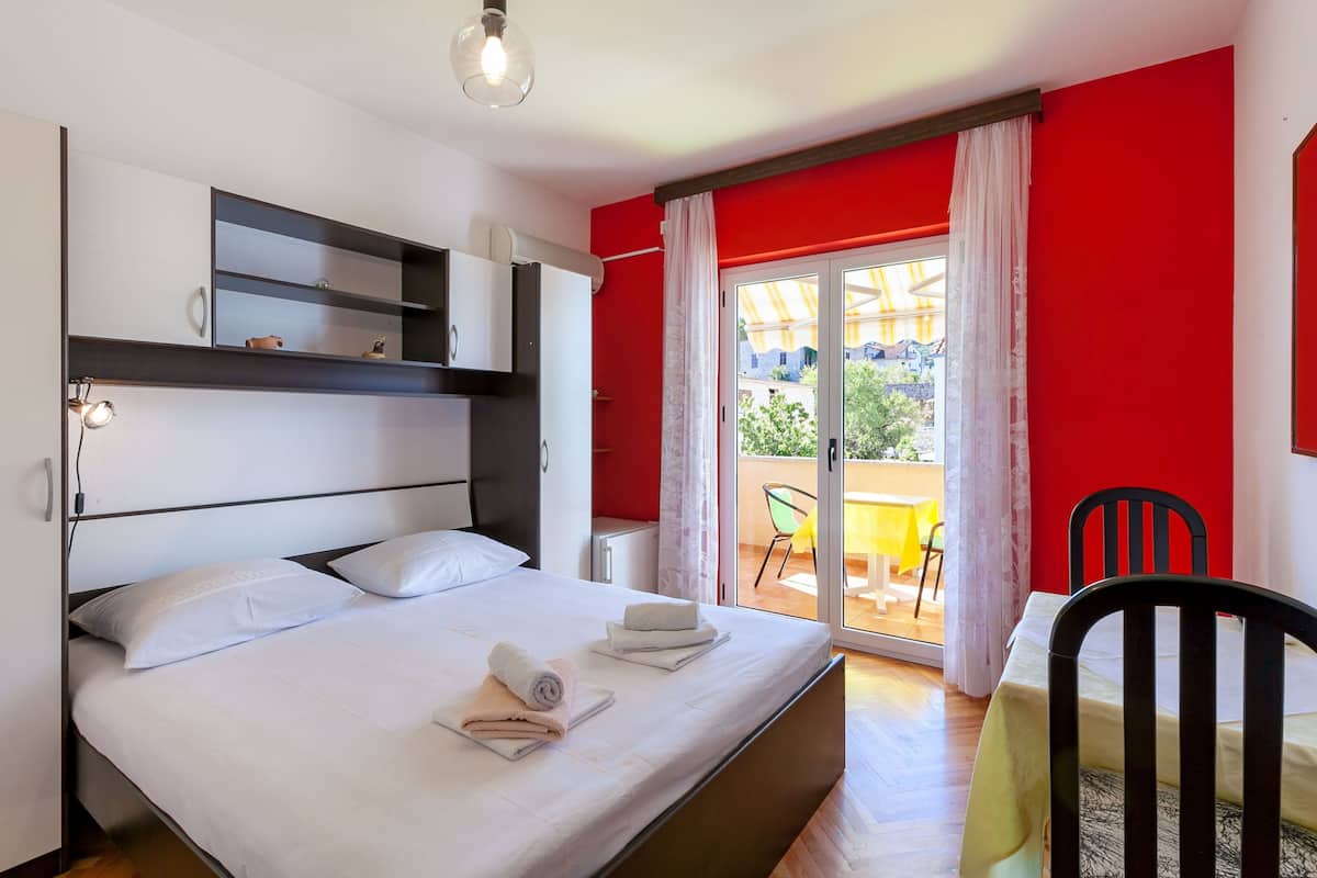 Kamar Double Klasik, balkon | Tirai kedap cahaya, kedap suara, Wi-Fi gratis, dan seprai linen