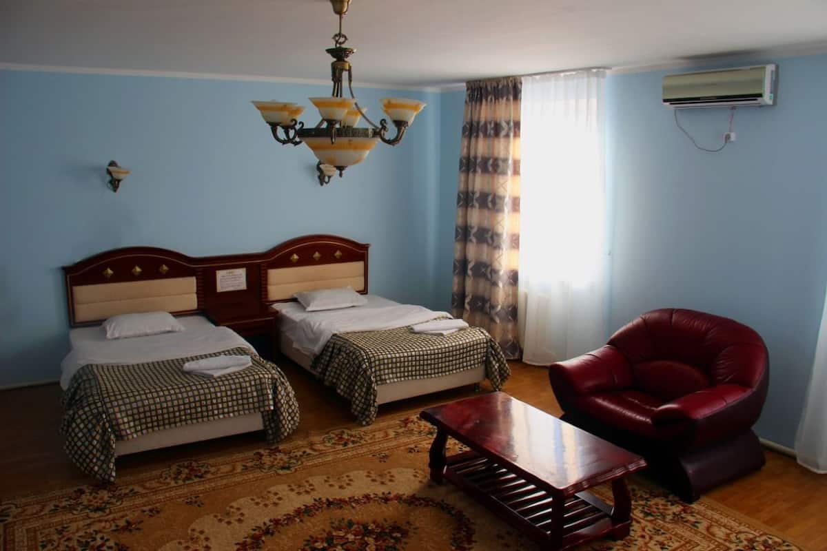 Twin Room, City View | 1 bedroom, desk, iron/ironing board (on request), WiFi (free)
