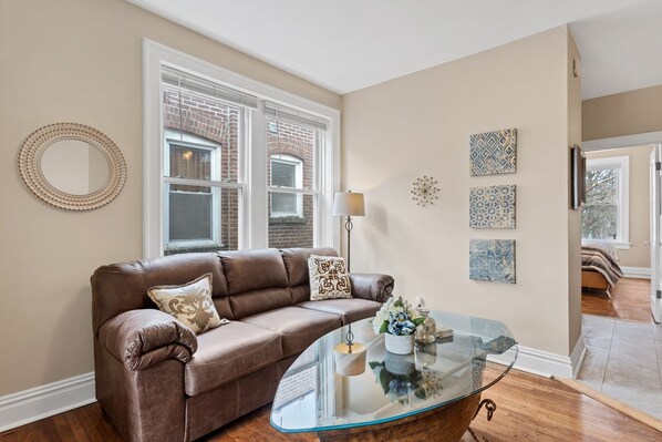 Téléviseur connecté, sélection de musique, sélection de films