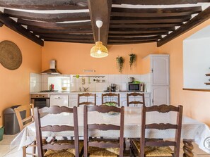 Dining - Medieval castle for a historic stay in Bricquebosq (Bricquebosq)