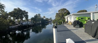 Schönes Zuhause auf dem Wasser