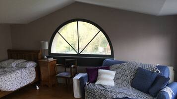 4 bedrooms, iron/ironing board, WiFi