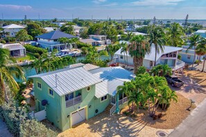 Exterior - P55 - Beautiful 3 bedroom, 3 bath home with private pool and hot tub. (Marathon)