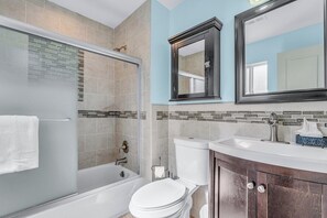 Unclassified image, 3 of 46, button