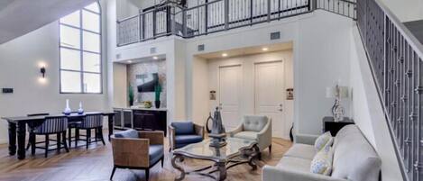 Televisión, chimenea