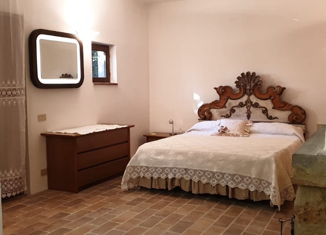 1 dormitorio, tabla de planchar con plancha, wifi y ropa de cama