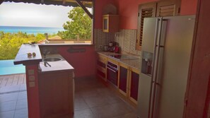 Réfrigérateur, four, plaque de cuisson, lave-vaisselle