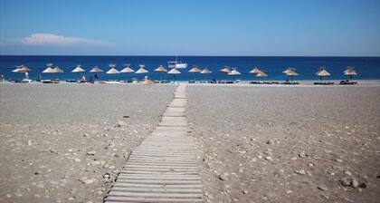 Villa Helios avec piscine privée, location de voiture * et pack de bienvenue inclus dans le prix.