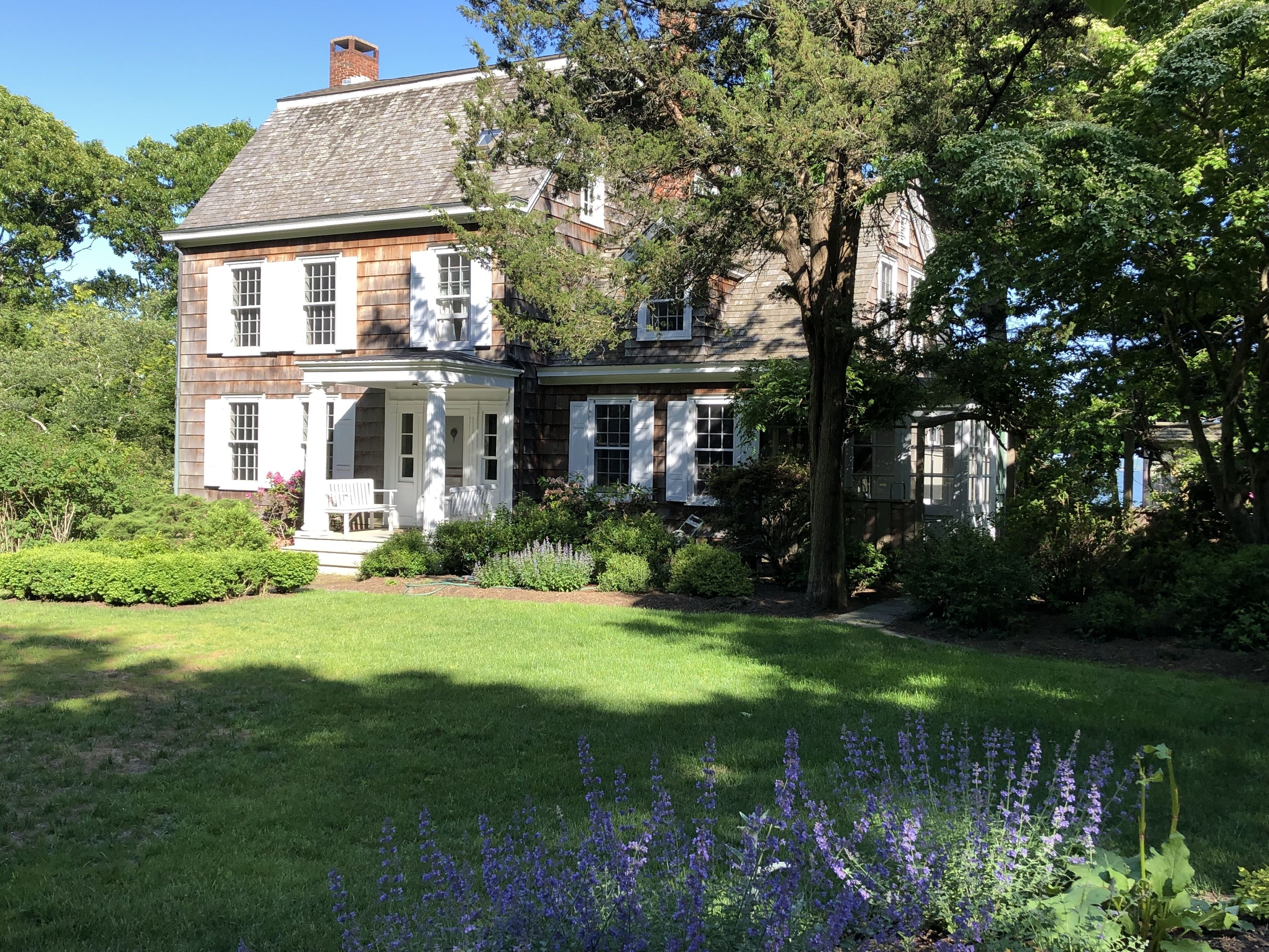 Waterfront Historic Artist’s Home, with private beach, July 26 to August 9