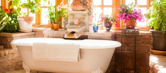 Scenic Creekside Pet Friendly Ranch House with 5 Cabins and Sauna.