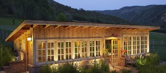 Scenic Creekside Pet Friendly Ranch House with 5 Cabins and Sauna.