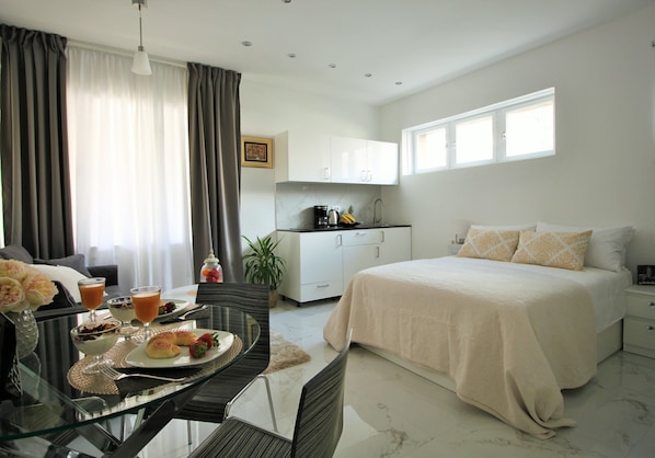 Superior Studio Suite | 1 bedroom, premium bedding, down duvets, desk